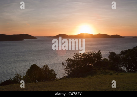 Sonnenuntergang über der Torres-Strait-Inseln.  Thursday Island, Torres-Strait-Inseln, Queensland, Australien Stockfoto