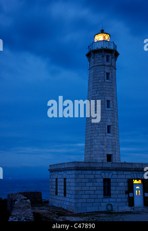 Der Leuchtturm von Cranae Insel in der Stadt Gythio, Mani Region Lakonien, Peloponnes, Griechenland Stockfoto