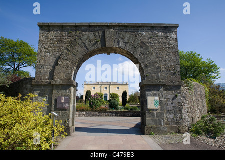 Nationaler Botanischer Garten von Wales, Bogen in Wallace Garten mit Fürstentum Stockfoto