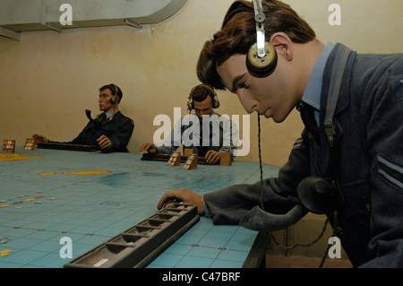 Leben Größe Diorama mit britischen Soldaten in der Operation Zimmer der RAF Sektor Fighter Kontrollraum im Inneren der Lascaris War Rooms, die einen unterirdischen Komplex sind von Tunneln und Kammern, die den Krieg Hauptquartier, von wo aus die Verteidigung der Insel während des Zweiten Weltkrieges durchgeführt wurde, nur ein paar hundert Meter unter dem oberen Barrakka Gardens und der ehrenkompanie Batterie in Valletta die Hauptstadt Maltas untergebracht Stockfoto