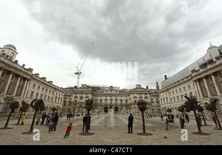 Chinesische Künstler Ai Weiwei Arbeit auf dem Display im historischen Innenhof des Somerset House, London. Stockfoto