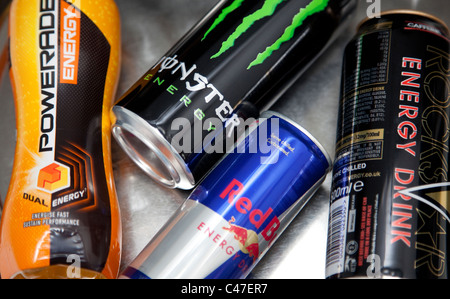 Sport oder Energy drinks die manche sagen sind ungesund für Kinder, London Stockfoto