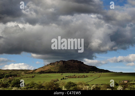 Henne Cloud in The Roaches, atemberaubende Gritstone-Ausläufer in Staffordshire Moorlandschaften. Peak District. England, Großbritannien Stockfoto