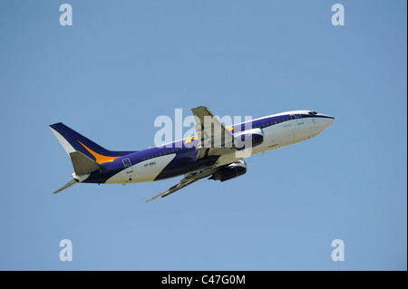 Bpeing 737-300 russische Fluggesellschaft KD Flugzeug beim Start vom Flughafen München in Deutschland Stockfoto