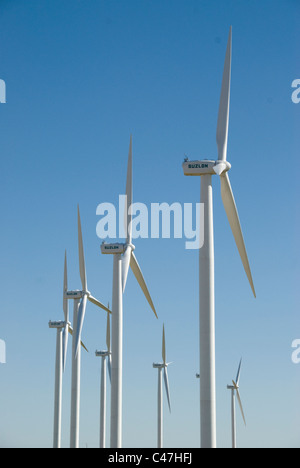 Windkraftanlagen in landwirtschaftliche Nutzflächen in Elmore County in SW in Idaho Stockfoto