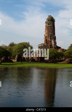 Die hoch aufragenden Prang des Wat Phra Ram - Tempel von Rama Stockfoto