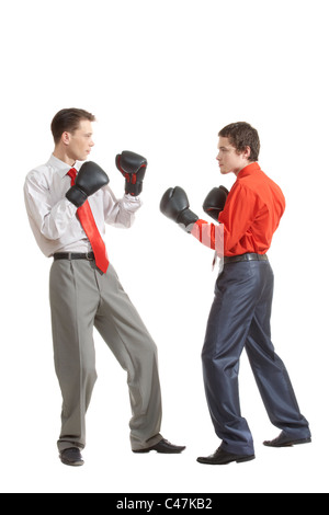 Porträt von zwei Geschäftsleute in Boxhandschuhen kämpfen Stockfoto