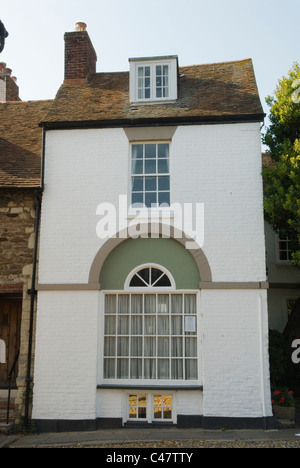 Rye East Sussex UK georgische Stadthaus Gebäude an der Ecke Weststraße / Kirchplatz Stockfoto