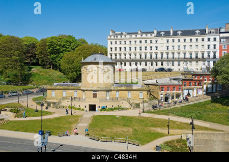 Das Rotunda Museum im Frühjahr Scarborough North Yorkshire England Großbritannien GB Großbritannien Stockfoto