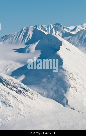 verschneite Bergspitzen Laponia Schweden Landschaft Laponia, Norrbotten, Lappland, Schweden Glacies Stockfoto