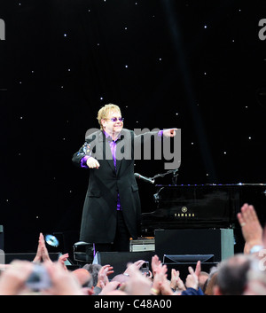 ELTON JOHN-ELTON JOHN Konzert SCARBOROUGH SCARBOROUGH ENGLAND 5. Juni 2011 Stockfoto