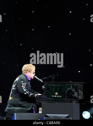 ELTON JOHN-ELTON JOHN Konzert SCARBOROUGH SCARBOROUGH ENGLAND 5. Juni 2011 Stockfoto