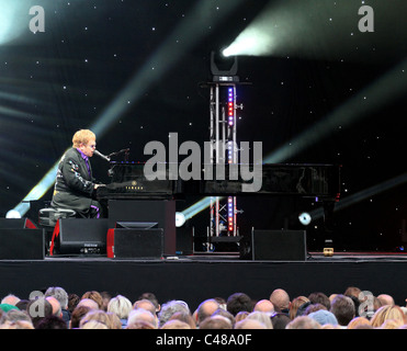 ELTON JOHN-ELTON JOHN Konzert SCARBOROUGH SCARBOROUGH ENGLAND 5. Juni 2011 Stockfoto