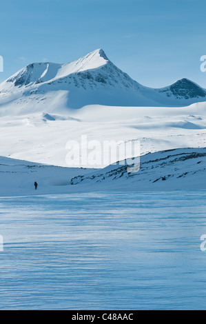 Blick Vom Tal Stuor Reaiddavaggi Zum Tjaektjatjohkkomassiv, Kebnekaisefjaell, Norrbotten, Lappland, Schweden Stockfoto