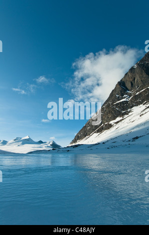 Blick Vom Tal Stuor Reaiddavaggi Zum Tjaektjatjohkkomassiv, Kebnekaisefjaell, Norrbotten, Lappland, Schweden Stockfoto