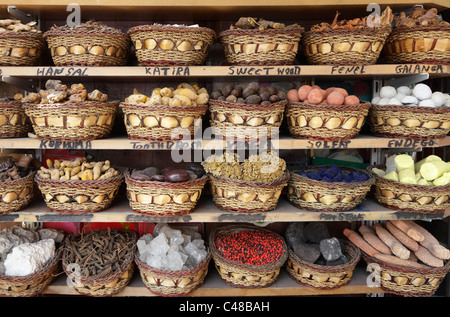 Gewürze auf dem Gewürz-Souk in Deira, Dubai, Vereinigte Arabische Emirate Stockfoto