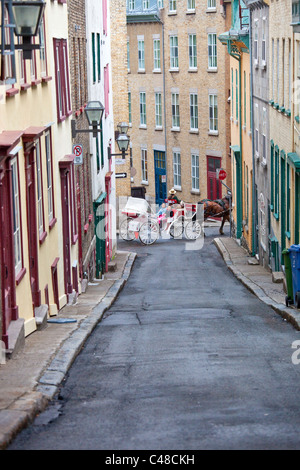 Chinesische Touristen in einer Pferdekutsche in Altstadt, Québec Stockfoto