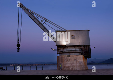 Santander Waterfront bei Nacht. Kantabrien, Spanien Stockfoto