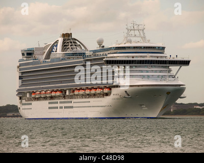 Kreuzfahrtschiff Kronprinzessin verlassen Southampton UK Stockfoto