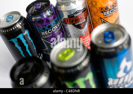 Eine Mischung os RockStar, Red Bull, Monster und AMP Energy-drinks. Stockfoto