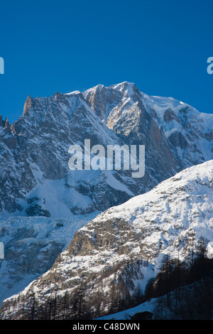 Mont-Blanc-Massiv. La Palud Courmayeur. Aosta Valley.Valle d ' Aosta. Italien. Winter. Stockfoto