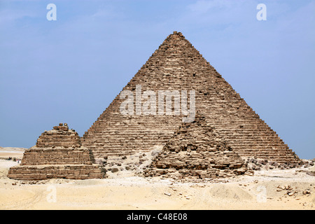 Die Pyramide des Mykerinos (Mykerinos), bei den Pyramiden von Gizeh, Kairo, Ägypten Stockfoto