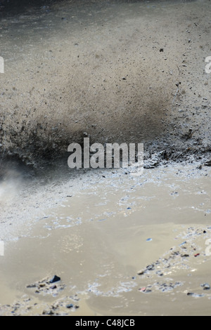 Plantschen mit high-Speed-Schlamm Stockfoto