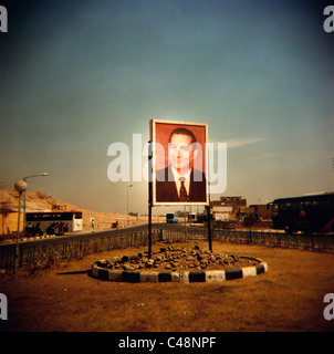 Porträt von Hosni Mubarak in Kreuzung in der Nähe von Luxor, Ägypten. Stockfoto