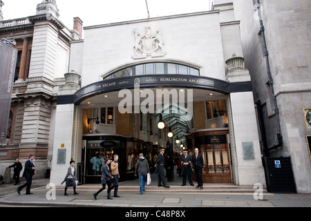 Die Burlington Arcade bedeckt Einkaufspassage in Mayfair, London. Foto: Jeff Gilbert Stockfoto
