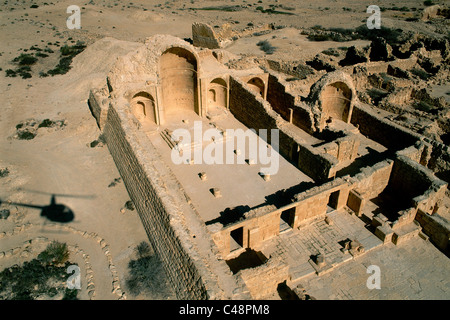 Luftaufnahme von den Ruinen der antiken Stadt Shivta in der zentralen Wüste Negev Stockfoto