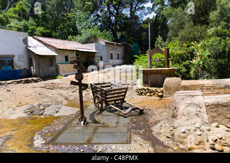 Mexikanischen Dorf Flut Szene in den Universal Studios, Los Angeles, Kalifornien, USA Stockfoto