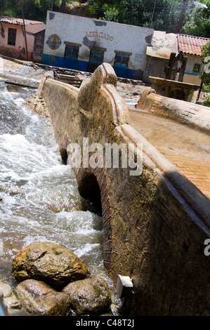 Mexikanischen Dorf Flut Szene in den Universal Studios, Los Angeles, Kalifornien, USA Stockfoto