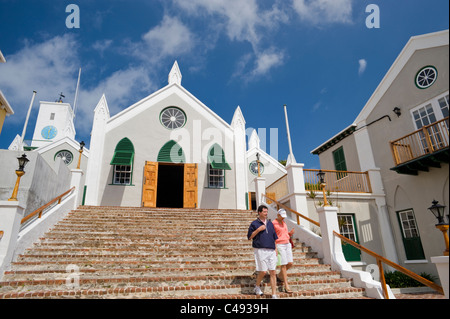 Ein paar Fuß auf den Stufen des St.-Petri Kirche, St. George, Bermuda. Stockfoto