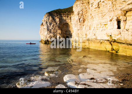 Kanufahrer in Thornwick Bay Flamborough Head East Yorkshire England Reiten Stockfoto