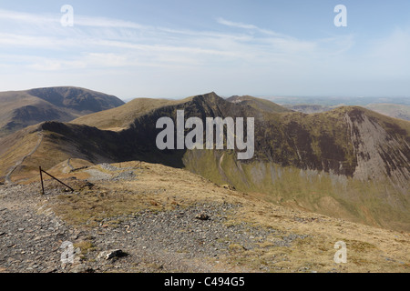 Sand-Hügel Hopegill Kopf und Ladyside Hecht mit Grassmoor und Whiteside Berge im Hinterland von Grisedale Pike Seenplatte Stockfoto