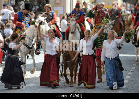 mittelalterliche Veranstaltung - Meistertrunk - mit Umzug und Tanz im berühmten alten Stadt Rothenburg Ob der Tauber, Bavaria, Germany Stockfoto