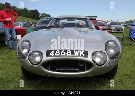 Peter Lindner Leichtgewicht strömungsgünstiger racing Jaguar E-Type, bei Shelsley Walsh Hügel klettern, Worcestershire, England, UK. Stockfoto