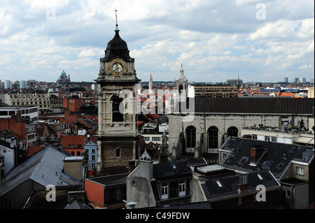 Ein Blick über Brüssel in St-Catherine/Sint Katelijn und die Basilika des Heiligen Herzens in der Ferne Stockfoto