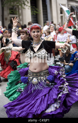 Anuual New York City Dance Parade am Broadway in New York City. Bauchtänzerinnen Stockfoto