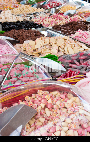 Süßigkeiten am Pic und Mix-Stand Stockfoto