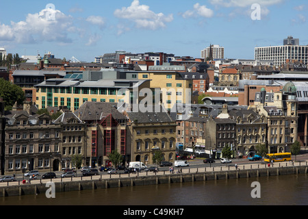 Gateshead Kai Aussicht vom Fluss Tyne Brücke nördlichen England uk gb Stockfoto