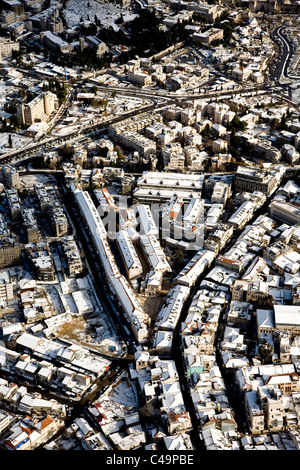 Luftaufnahme von Mea Shearim in Westjerusalem nach Schnee Stockfoto