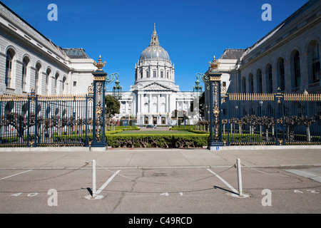 San Francisco City Hall mit Toren das Kriegsdenkmal, San Francisco Stockfoto