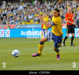 Fußball international Schweden Vs Finnland Zlatan Ibrahimovic SWE mit dem ball Stockfoto