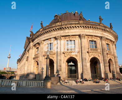 Abends Blick auf Bode-Museum auf der Museumsinsel oder Museumsinsel in Mitte Berlin Deutschland Stockfoto