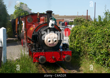 Tallyllyn Eisenbahnzüge in Pendre, Tywyn, Gwynedd, Wales. Die Talyllyn ist die weltweit erste erhaltene Eisenbahn. Stockfoto