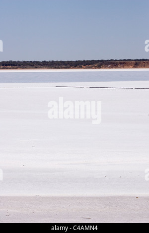 Lake Hart, Stuart Highway in der Nähe von Woomera, Outback, South Australia, Australien Stockfoto