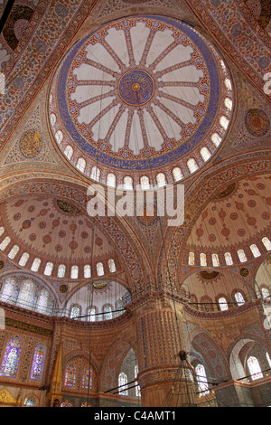 Interieur und Dach Dekorationen auf die blaue Moschee, auch bekannt als der Sultan Ahmed Mosque in Istanbul, Türkei Stockfoto
