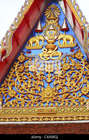 Buddhistischer Tempel in Bangkok, Thailand hautnah. Stockfoto