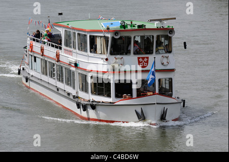Tourismus im Lieferumfang von Passagier auf der Donau in Deutschland Stockfoto